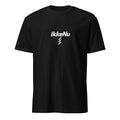 Sort t-shirt med IkkeNu-logo på fronten — IkkeNu