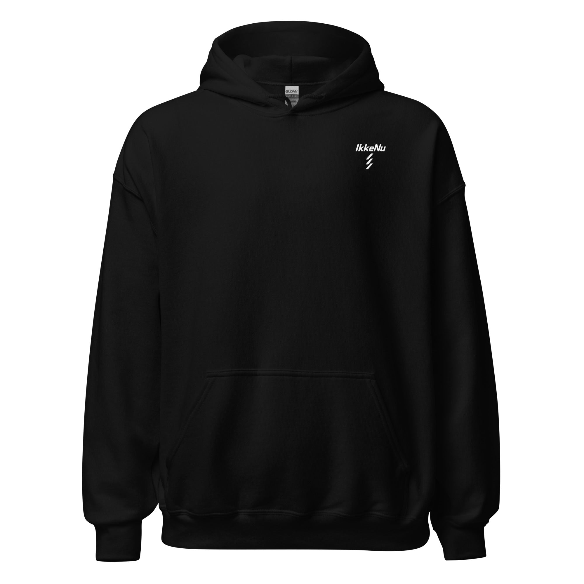 Sort IkkeNu hoodie med IkkeNu logo på venstre bryst — forfra